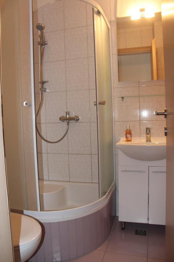 Apartmani Nima Tučepi エクステリア 写真