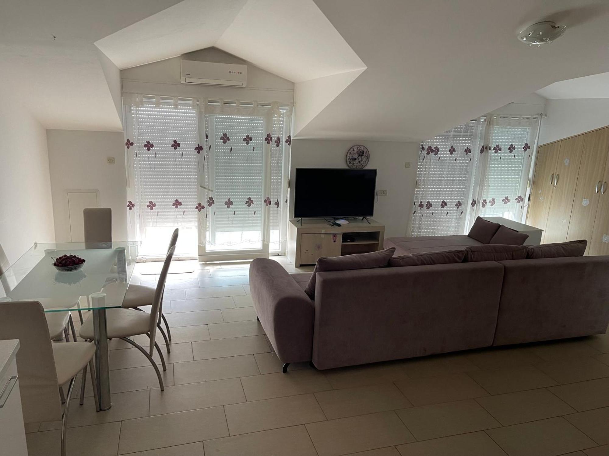 Apartmani Nima Tučepi エクステリア 写真